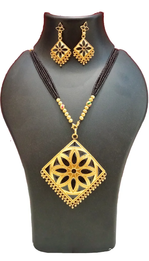 Assamese_Traditional_Gold_Plated_Black_Colour_Tassel_Jewellery_Set_For_Women_Girl